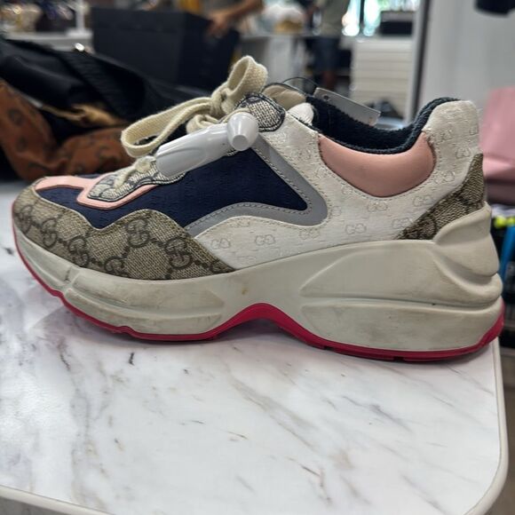 Gucci Navy and Cream Monogram Sneakers - Picture 2 of 7
